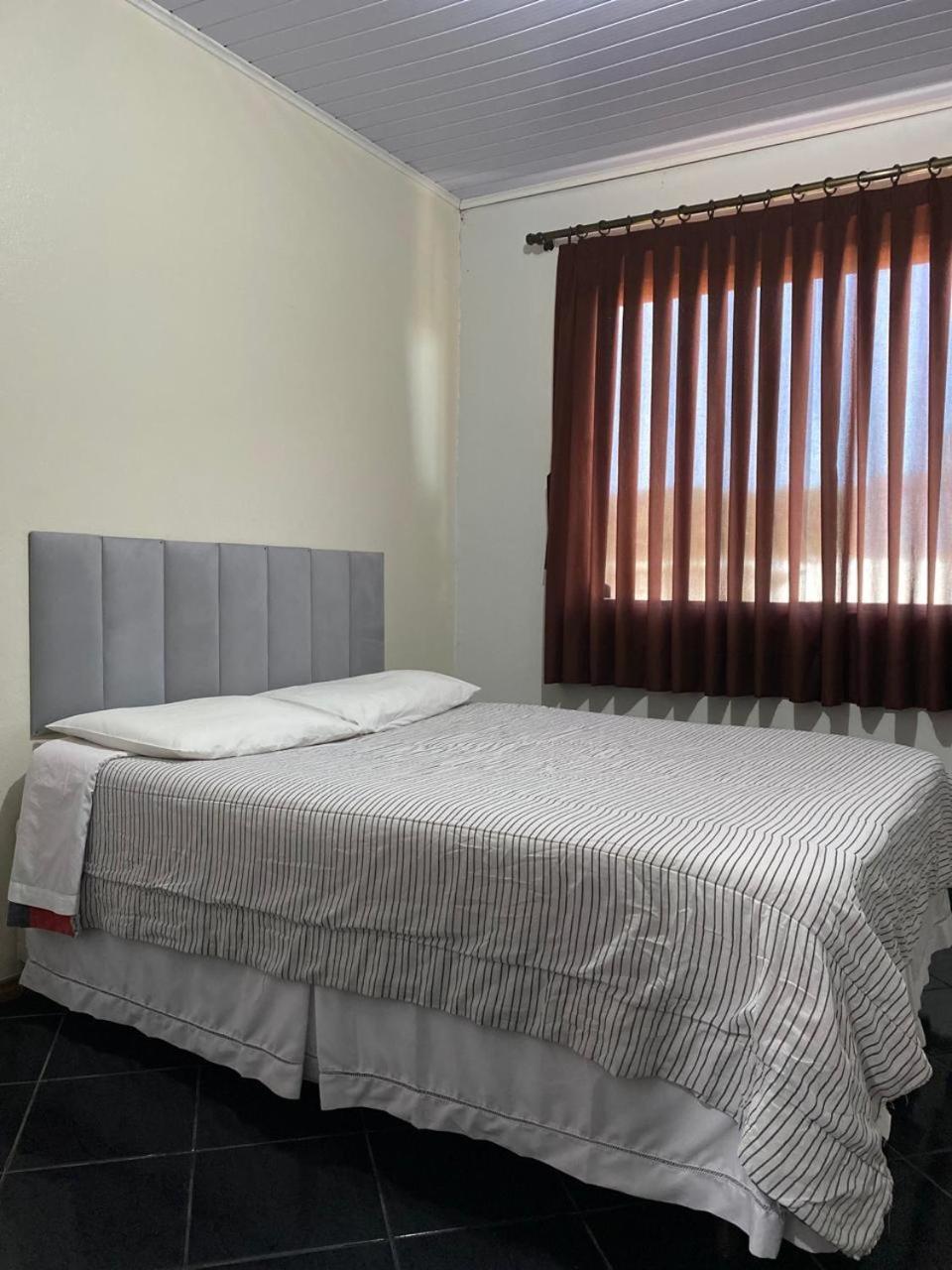 Hotel E Pousada Via Mar Itapocu エクステリア 写真