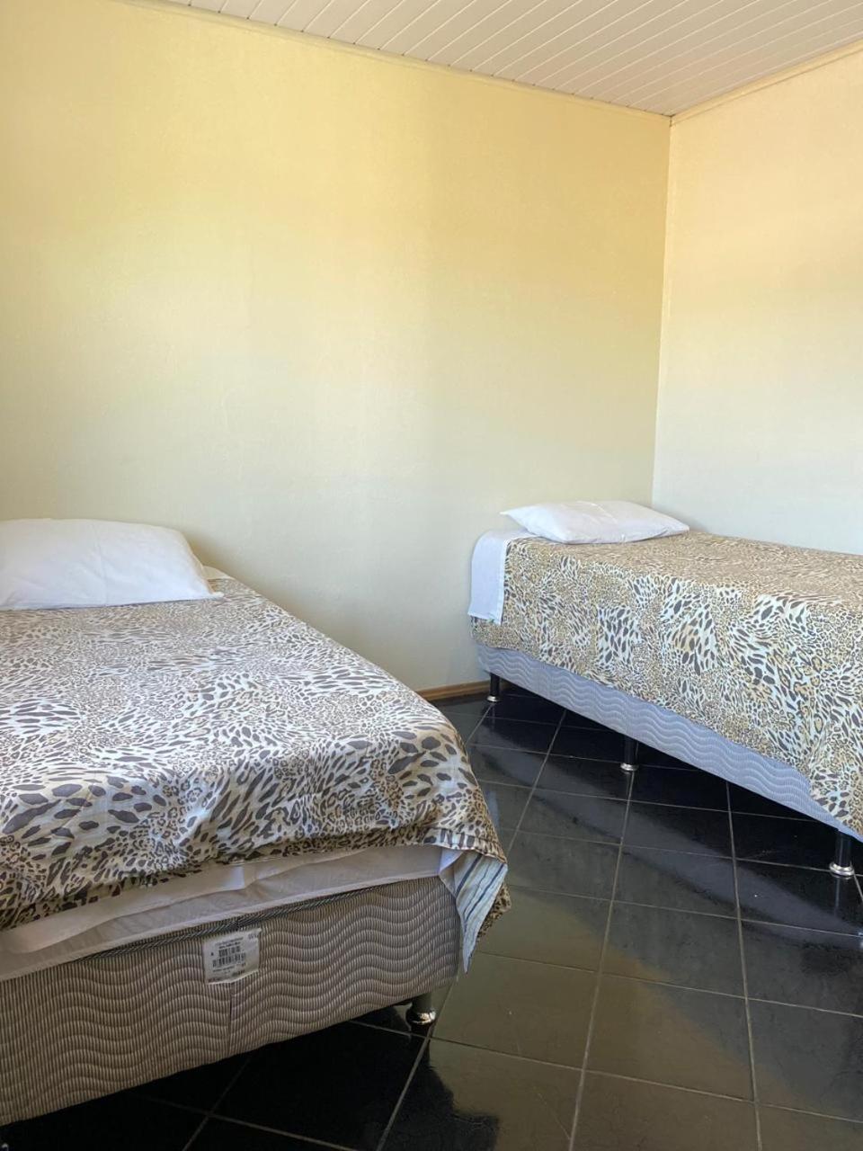 Hotel E Pousada Via Mar Itapocu エクステリア 写真