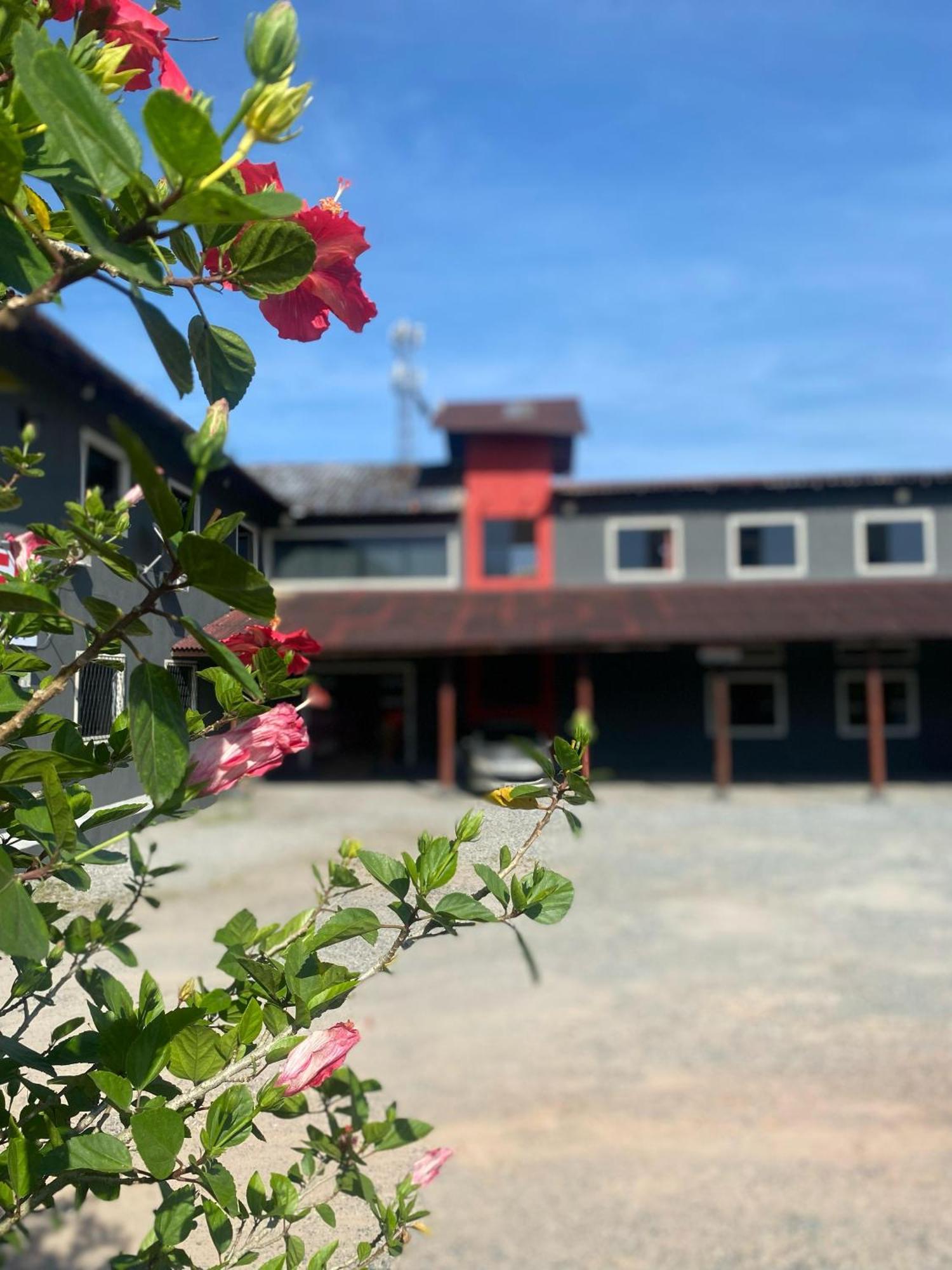 Hotel E Pousada Via Mar Itapocu エクステリア 写真