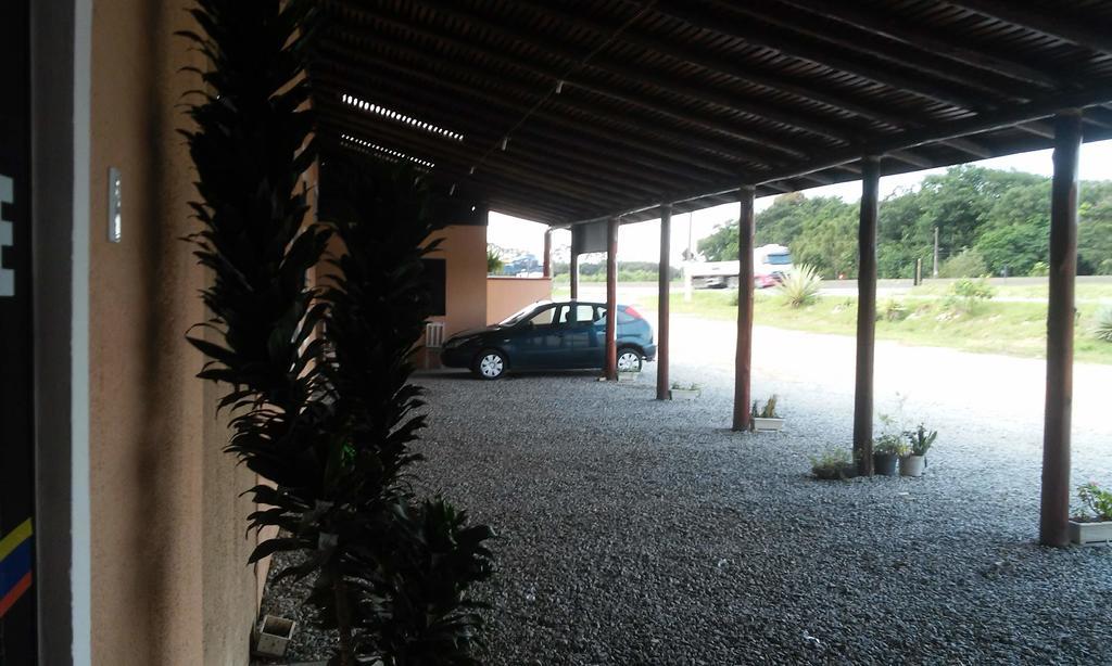 Hotel E Pousada Via Mar Itapocu エクステリア 写真